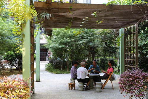 �f(w��n)�݅^(q��)ȫ�����M(j��n)��^(q��)�Ӽ��B(y��ng)�Ϸ���(w��)�O(sh��)ʩ���O(sh��)�����(n��i)������129��(g��)��^(q��)�B(y��ng)�Ϸ���(w��)վ