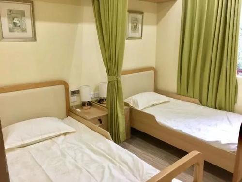 �ؑcȥ������2000����^Ƕ��ʽ�B�ϴ�λ